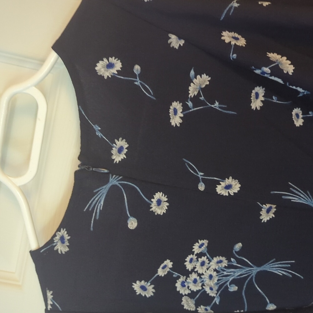 Navy Floral Spring And Summer 🌼 Dress - Picture 8 of 8